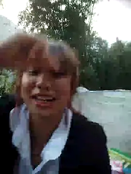 Snapshot of Dung-Thao19 chatting on 12-19-25, 10:11 Dung-Thao19 online show from 12-19-25, 10:11