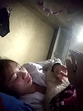 Snapshot of Dung-Thao19 chatting on 12-19-25, 10:39 Dung-Thao19 online show from 12-19-25, 10:39