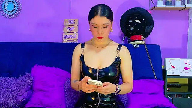 Snapshot of CristalRose chatting on 04-03-26, 09:46 CristalRose online show from 04-03-26, 09:46