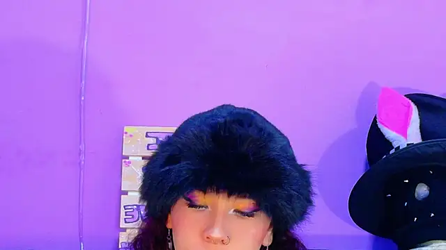 Snapshot of CristalRose chatting on 04-30-26, 08:57 CristalRose online show from 04-30-26, 08:57