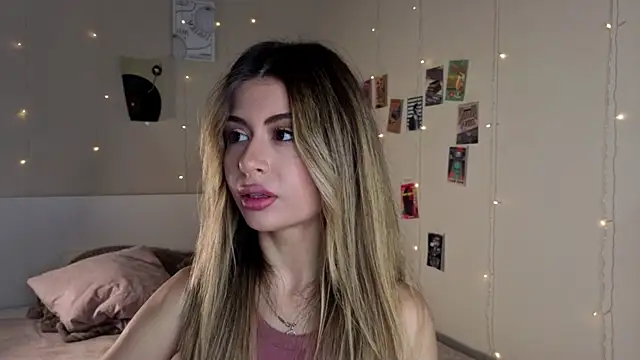 Snapshot of GeorginaHarn chatting on 10-22-25, 08:14 GeorginaHarn online show from 10-22-25, 08:14