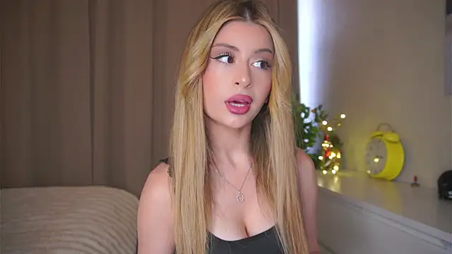 Snapshot of GeorginaHarn chatting on 03-28-26, 08:03 GeorginaHarn online show from 03-28-26, 08:03