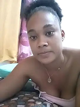 Snapshot of dahian_charlote02 chatting on 10-18-25, 06:58 dahian charlote02 online show from 10-18-25, 06:58