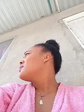 Snapshot of dahian_charlote02 chatting on 03-21-26, 02:42 dahian charlote02 online show from 03-21-26, 02:42