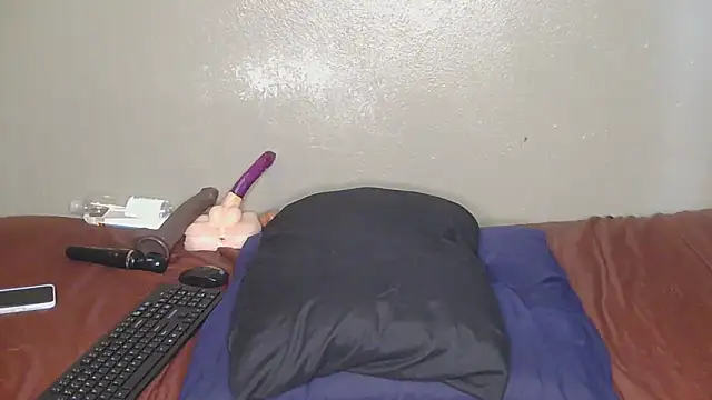 Snapshot of CherieBlushX chatting on 02-10-26, 05:22 CherieBlushX online show from 02-10-26, 05:22