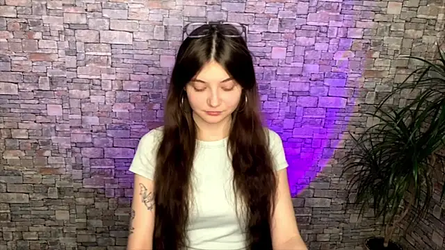 Snapshot of may_rollins chatting on 04-26-26, 04:59 may rollins online show from 04-26-26, 04:59
