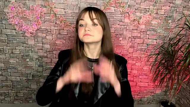Snapshot of may_rollins chatting on 05-19-26, 01:28 may rollins online show from 05-19-26, 01:28