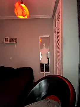 Snapshot of lacattiva chatting on 10-18-25, 05:14 lacattiva online show from 10-18-25, 05:14