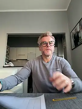 Axl hot online show from 02-20-26, 09:21