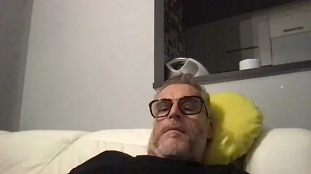 Axl hot online show from 05-02-26, 12:59