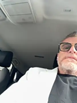 Axl hot online show from 05-04-26, 10:33