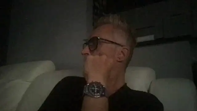 Axl hot online show from 06-22-26, 07:11