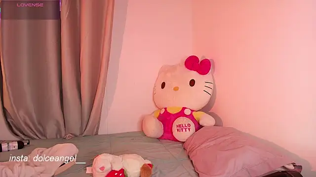 Snapshot of dulceangel__ chatting on 10-02-25, 02:40 dulceangel online show from 10-02-25, 02:40