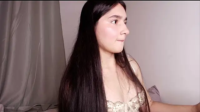 Snapshot of dulceangel__ chatting on 10-20-25, 04:02 dulceangel online show from 10-20-25, 04:02