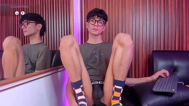 Snapshot of Phillicious__ chatting on 02-01-26, 06:34 Phillicious online show from 02-01-26, 06:34