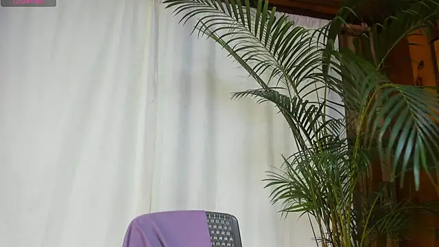 Snapshot of aliciakozlov chatting on 05-14-26, 08:37 aliciakozlov online show from 05-14-26, 08:37