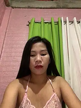 Snapshot of Cleo17 chatting on 04-19-26, 02:16 Cleo17 online show from 04-19-26, 02:16