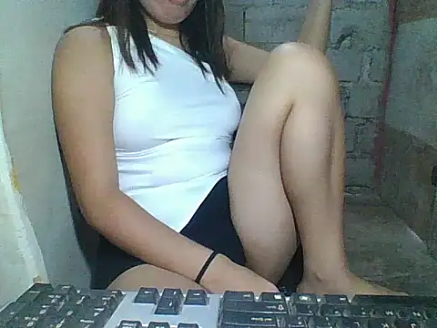 Snapshot of Skinny_PinayGirljust18 chatting on 06-10-26, 11:03 Skinny PinayGirljust18 online show from 06-10-26, 11:03