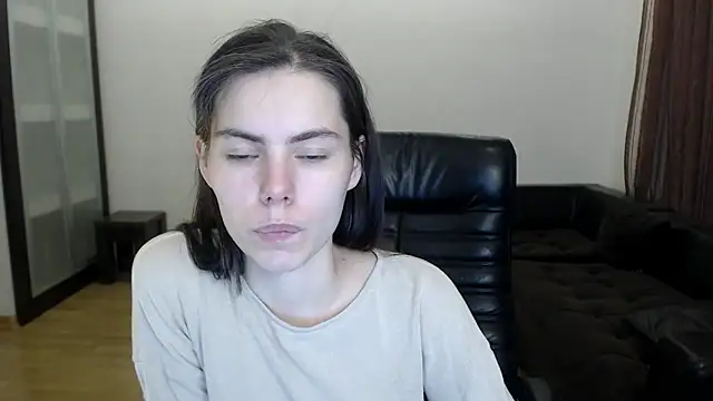 AmelieReve online show from 10-20-25, 04:07