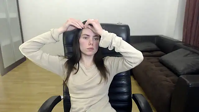 AmelieReve online show from 11-04-25, 06:18