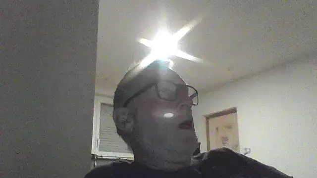 Snapshot of davv28 chatting on 09-12-25, 02:33 davv28 online show from 09-12-25, 02:33