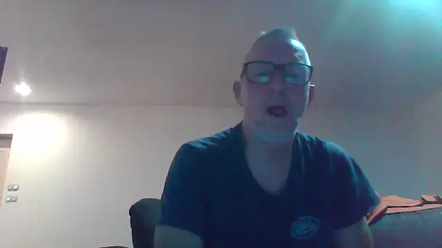 Snapshot of davv28 chatting on 10-16-25, 02:56 davv28 online show from 10-16-25, 02:56