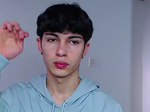 Snapshot of john_vichenso chatting on 10-03-25, 10:07 john vichenso online show from 10-03-25, 10:07