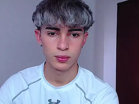 Snapshot of john_vichenso chatting on 10-08-25, 09:01 john vichenso online show from 10-08-25, 09:01