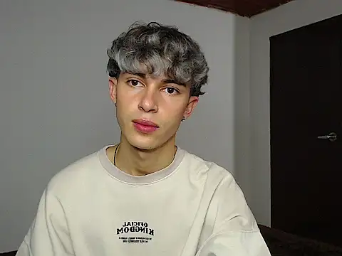 Snapshot of john_vichenso chatting on 10-09-25, 10:19 john vichenso online show from 10-09-25, 10:19