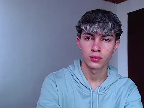 Snapshot of john_vichenso chatting on 10-19-25, 04:51 john vichenso online show from 10-19-25, 04:51