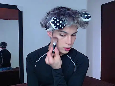 Snapshot of john_vichenso chatting on 11-10-25, 08:52 john vichenso online show from 11-10-25, 08:52