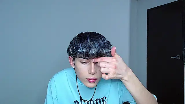 Snapshot of john_vichenso chatting on 11-11-25, 10:32 john vichenso online show from 11-11-25, 10:32