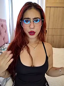 sarah lark  online show from 10-03-25, 06:49