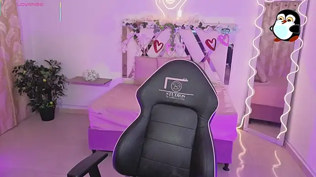 ZURY TAY online show from 11-23-25, 11:54