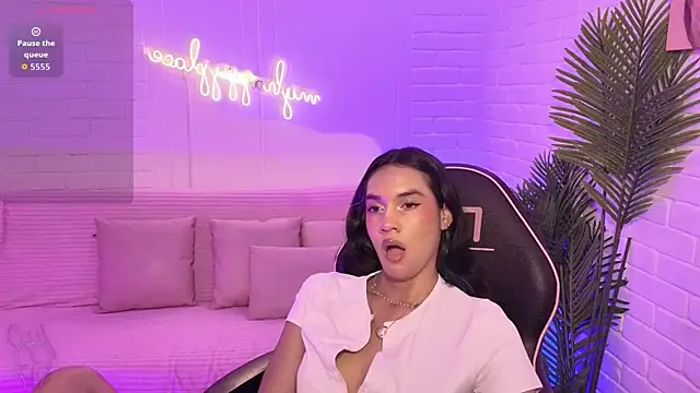 artemiss tay online show from 11-18-25, 07:07