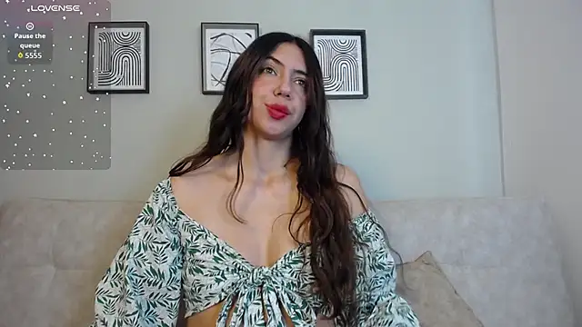 Valkiria lips online show from 09-12-25, 08:31