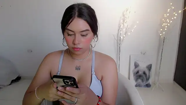 Snapshot of Darlyn_big chatting on 10-04-25, 08:18 Darlyn big online show from 10-04-25, 08:18