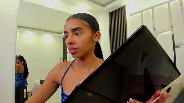 sarah ashbourne online show from 10-11-25, 08:29