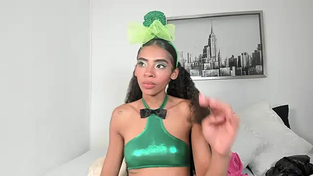 sarah ashbourne online show from 10-31-25, 04:24