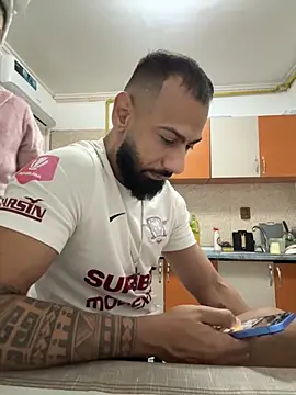 MiaKiittyy online show from 10-21-25, 08:53