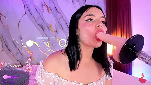 alicecute77 online show from 02-18-26, 12:39