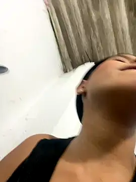 Snapshot of HadeSmit chatting on 10-08-25, 03:37 HadeSmit online show from 10-08-25, 03:37