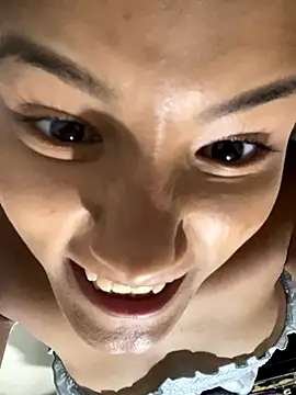 Snapshot of HadeSmit chatting on 10-31-25, 04:24 HadeSmit online show from 10-31-25, 04:24