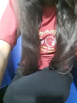 Snapshot of Aarti-kumri chatting on 10-27-25, 12:42 Aarti-kumri online show from 10-27-25, 12:42