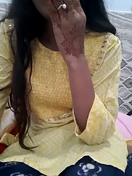 Snapshot of Aarti-kumri chatting on 11-22-25, 03:55 Aarti-kumri online show from 11-22-25, 03:55