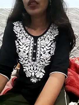 Snapshot of Aarti-kumri chatting on 11-28-25, 04:09 Aarti-kumri online show from 11-28-25, 04:09