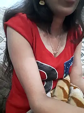 Snapshot of Aarti-kumri chatting on 12-22-25, 07:33 Aarti-kumri online show from 12-22-25, 07:33