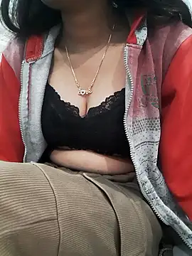 Snapshot of Aarti-kumri chatting on 01-12-26, 09:42 Aarti-kumri online show from 01-12-26, 09:42