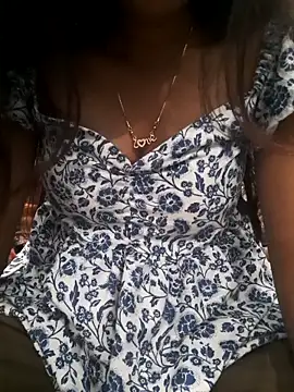 Snapshot of Aarti-kumri chatting on 01-17-26, 05:49 Aarti-kumri online show from 01-17-26, 05:49