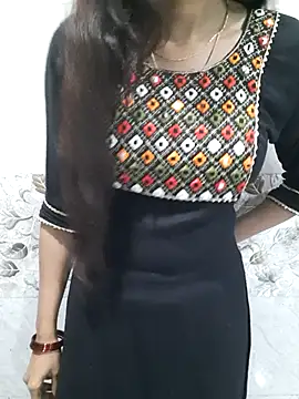 Snapshot of Aarti-kumri chatting on 02-11-26, 06:46 Aarti-kumri online show from 02-11-26, 06:46